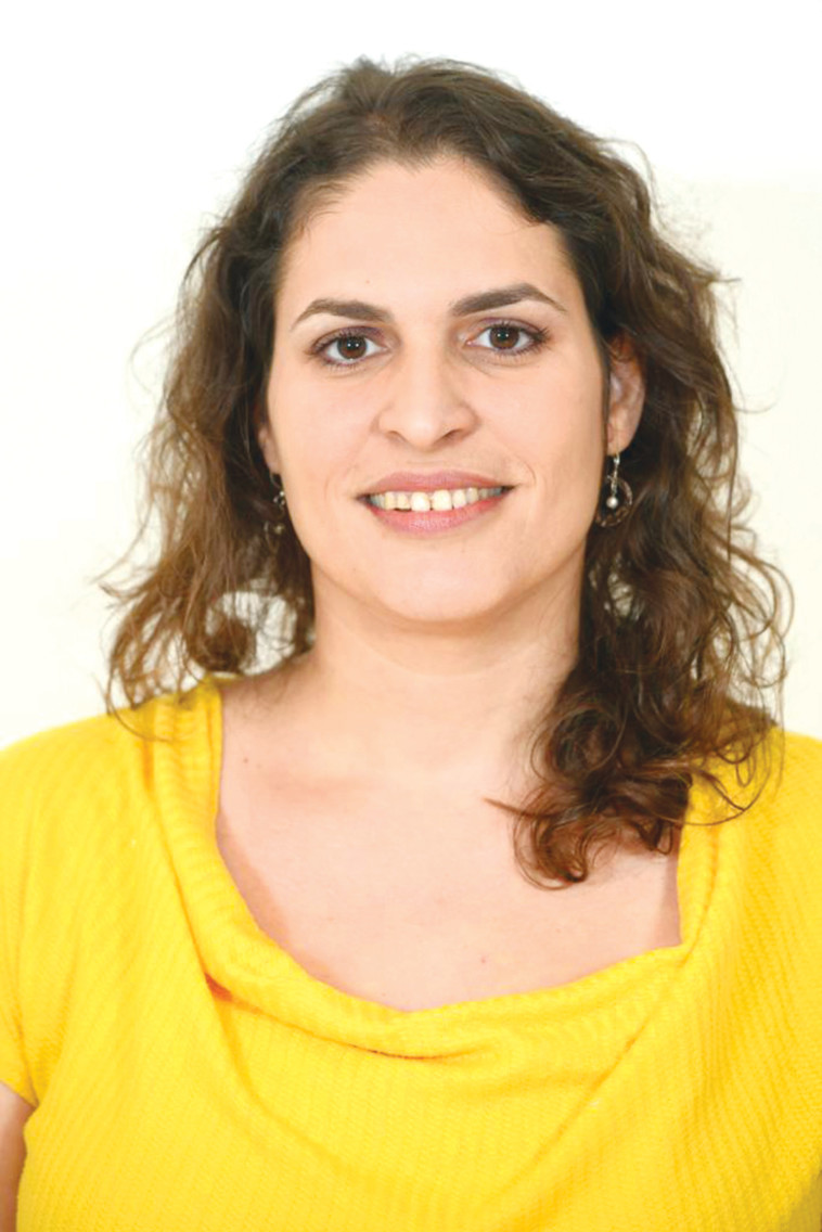 רוני שניצר, מנהלת אגף בכיר אסטרטגיה ותכנון מדיניות במשרד העבודה והרווחה