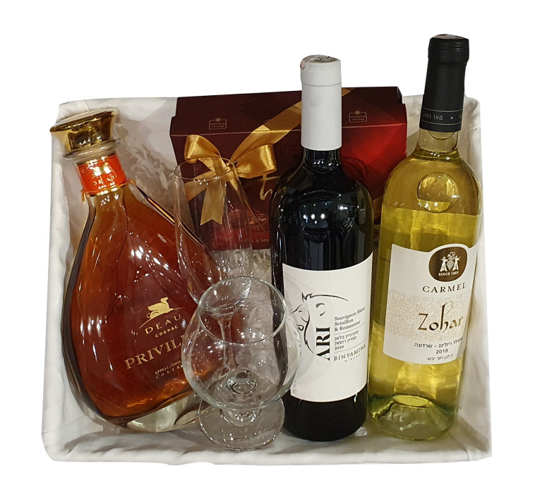 מארז קוניאר ויינות של בנא