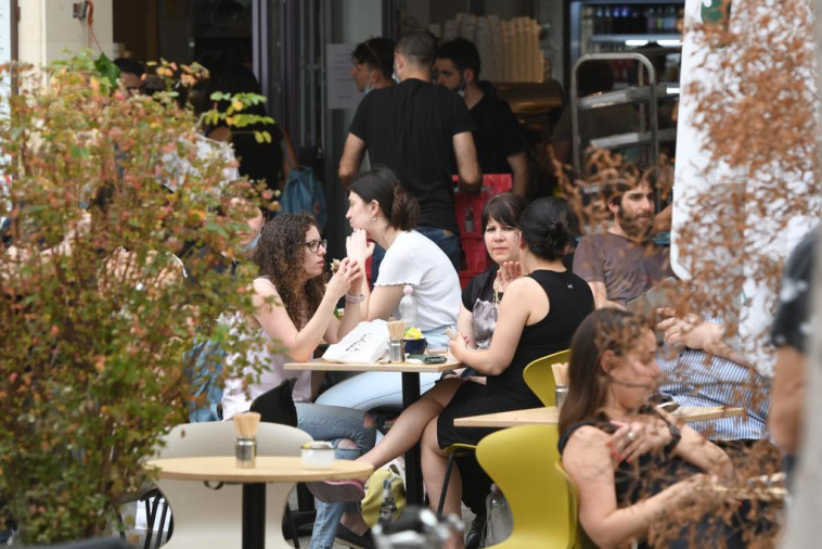 גם בתי הקפה והמסעדות היו מלאים ביום הבחירות