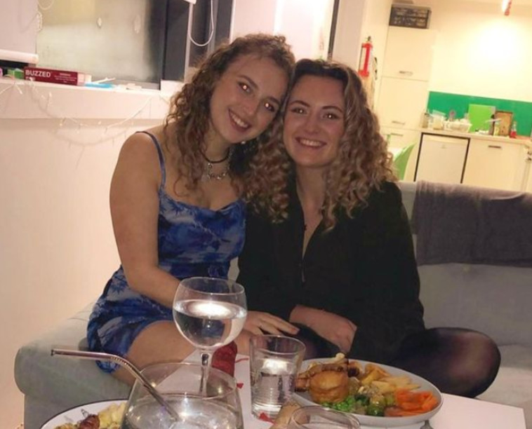 ''התאומות האבודות''