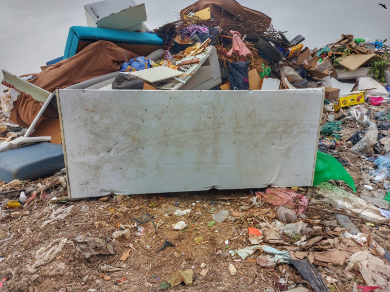 הפסולת הצטברה בעקבות פתיחת המשק, הבחירות והניקיונות לקראת חג הפסח