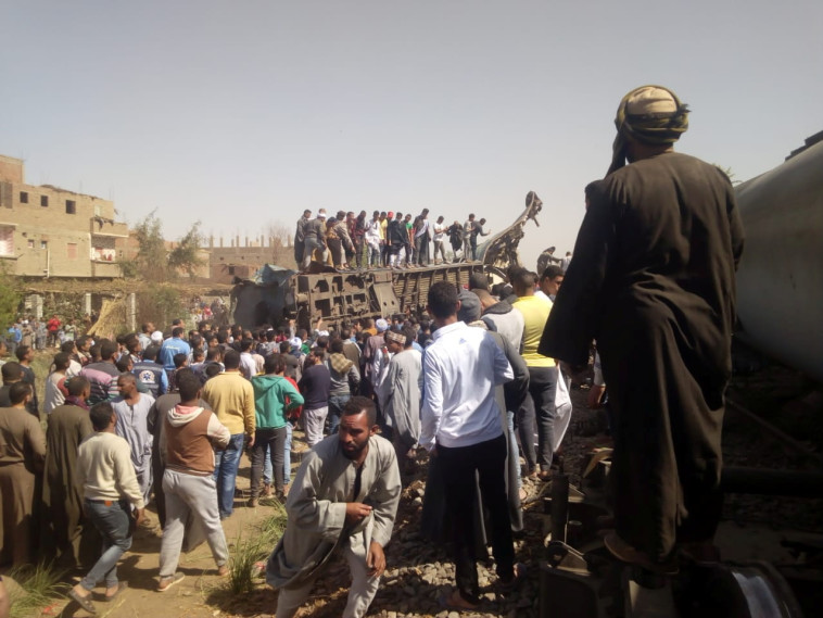 The scene of a train accident in Egypt (Photo: REUTERS / Stringer)