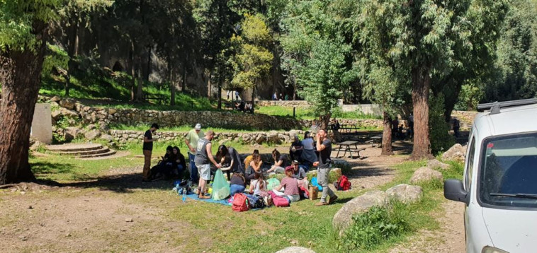 מטיילים בארץ