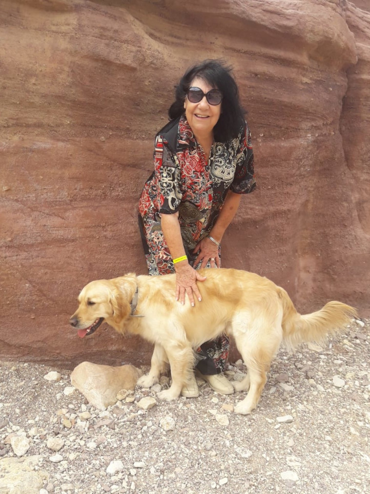 רותי ברוך והופי כלב השירות