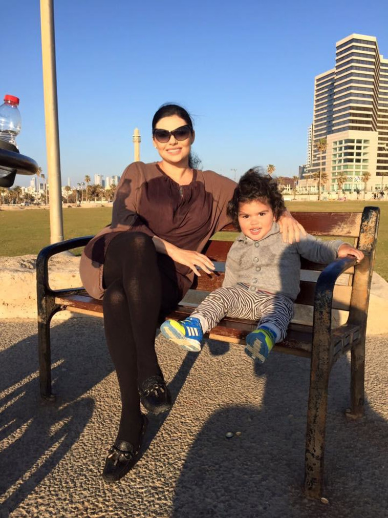 חנה אברמוביץ ובנה אבי