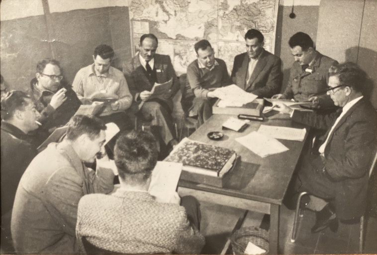 פגישה של קציני הלשכה 06 אצל אפרים הופשטטר (צילום: באדיבות מיכאל