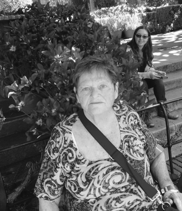 מוניקה ברזל