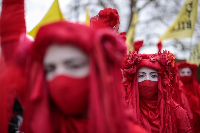 מפגינותבלונדון, היום