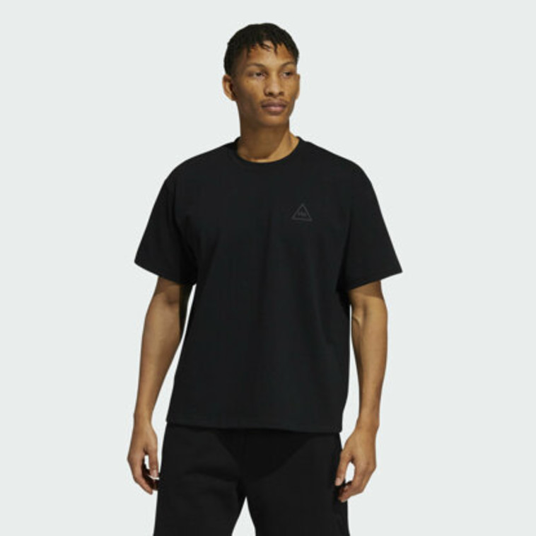 קולקציית triple black של פארל וויליאמס לאדידס