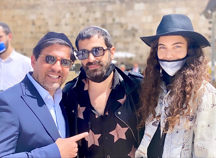 יהודה לוי, שלומית מלכה, מרדכי חסידים