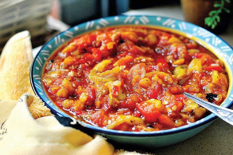 סלט פלפלים ועגבניות קלויים / סלאטה משווייה