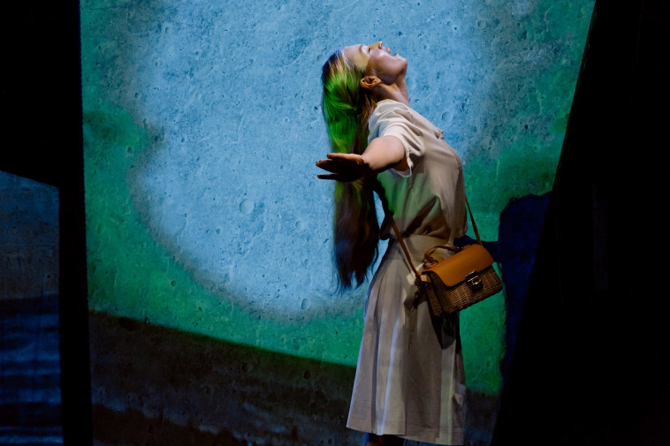 מתוך ''לחן ורשאי'' בתיאטרון ''מלנקי''