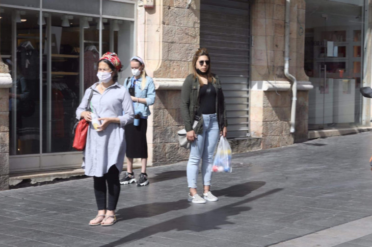 עומדים בצפירה בירושלים