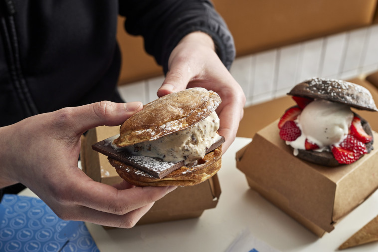 המבורגר גלידה של ג'לדו- כזה אנחנו רוצים