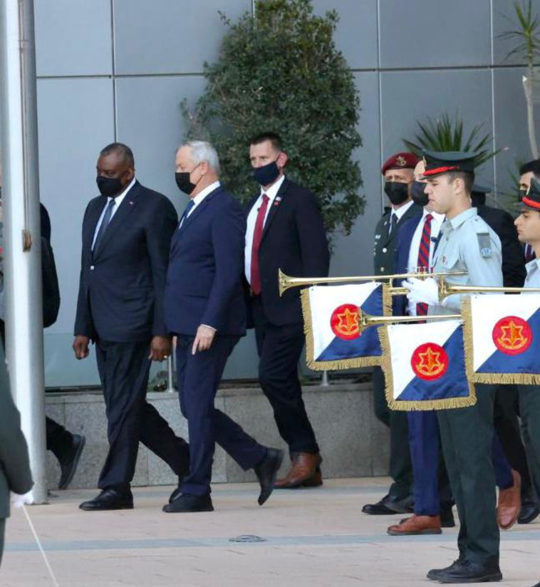 שר הביטחון בני גנץ ומזכיר ההגנה האמריקאי