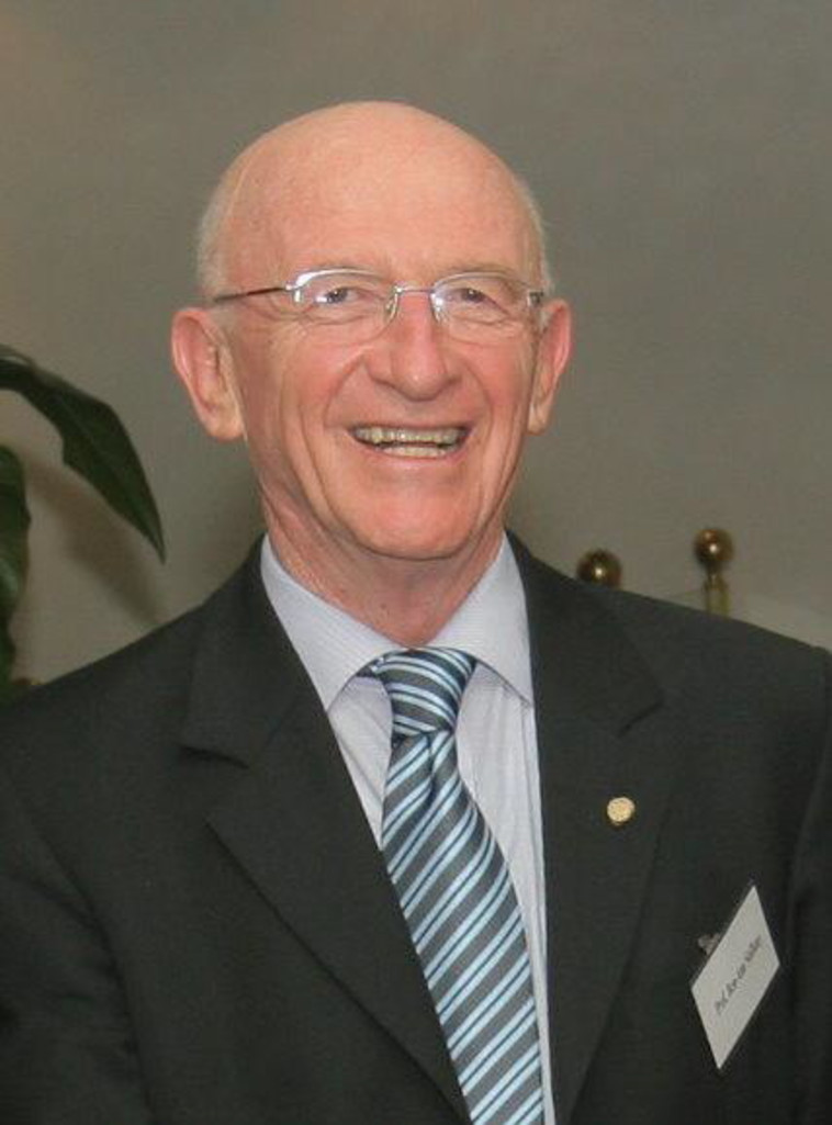 פרופ' בן-עמי שילוני