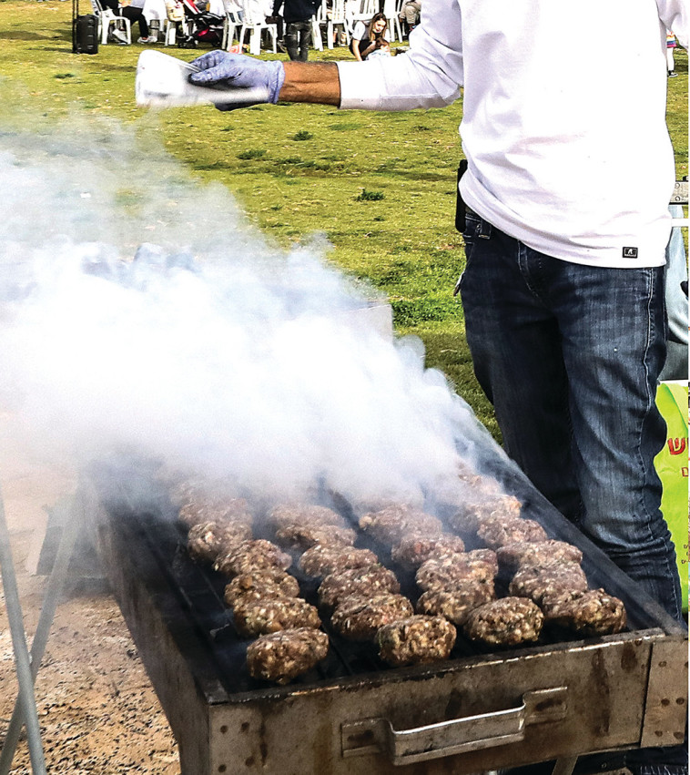 מנגל ביום העצמאות