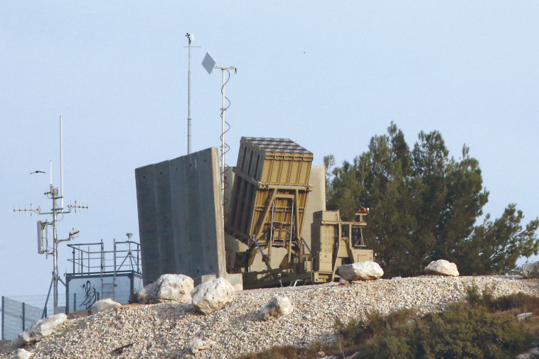 כיפת ברזל ליד העיר מודיעין (צילום: מרק ישראל סלם)