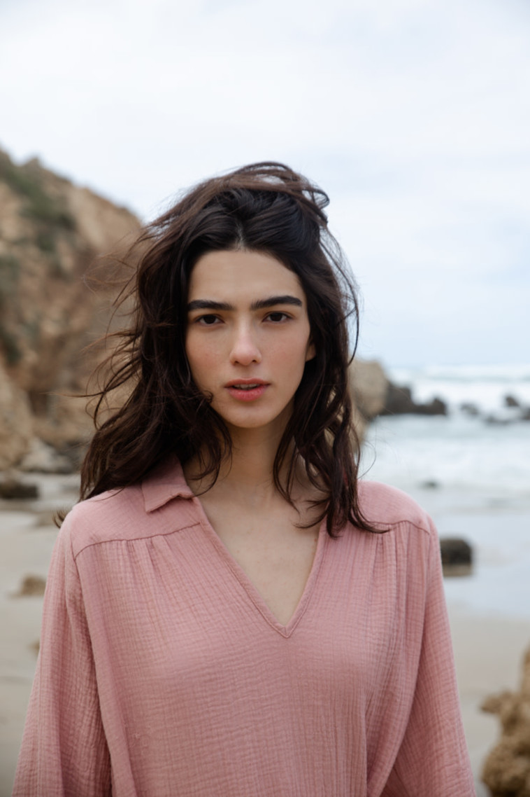 שמלה מבד טטרה אקולוגי של המותג טוטון