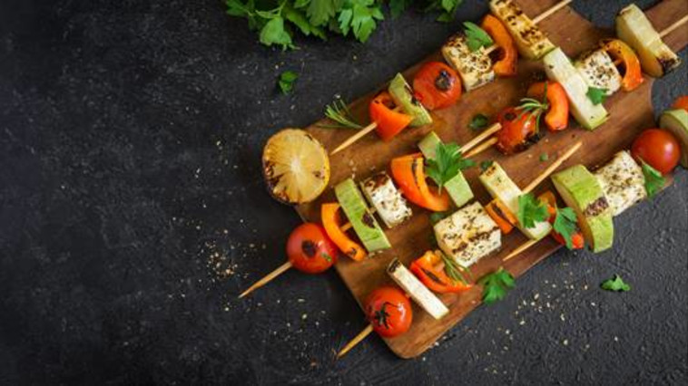 שיפודי ירקות וטופו 