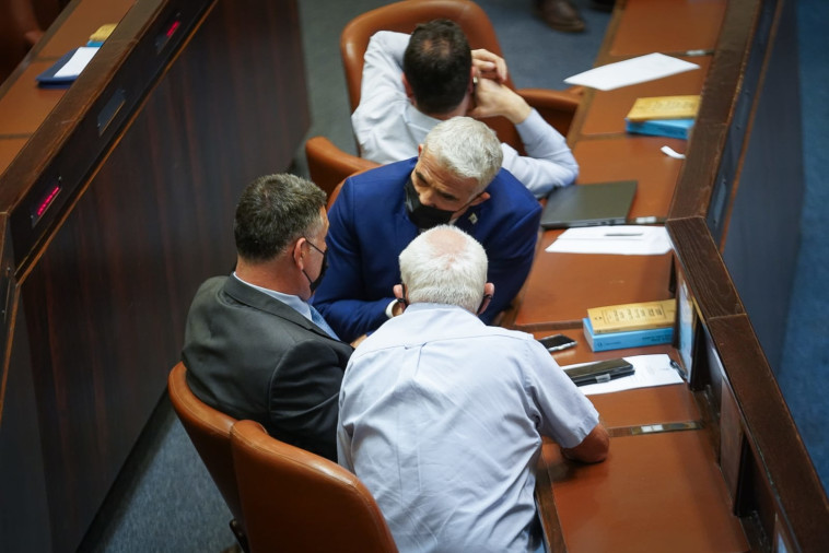 יאיר לפיד, גדעון סער וחיים כ''ץ במליאת הכנסת