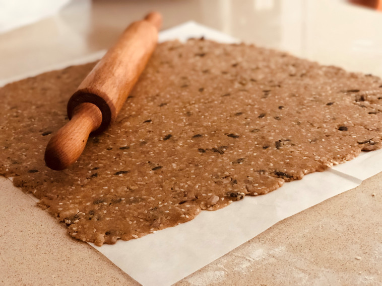 הכנת הקרקרים