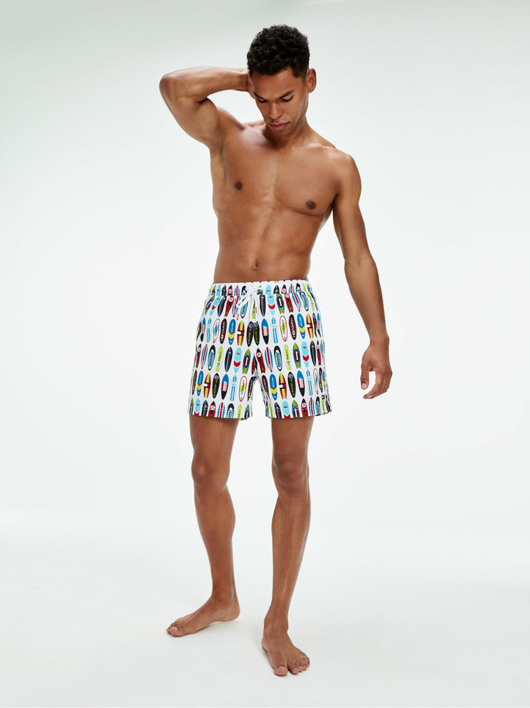 טומי הילפיגר ל- FACTORY54