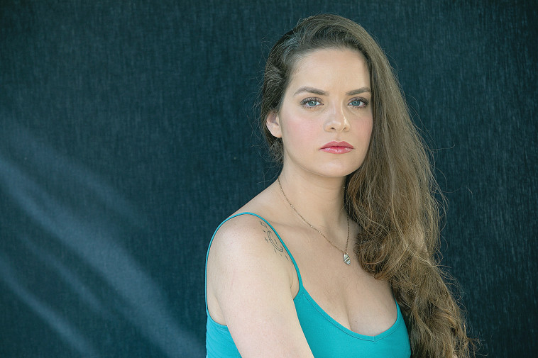 מיטל לאמור־פרידמן, נשואה להלום קרב