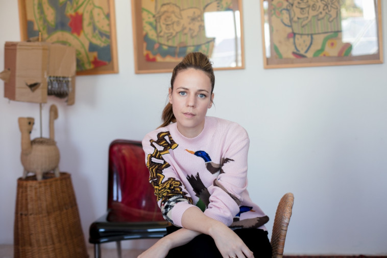 קשרי רוח, רונה קינן