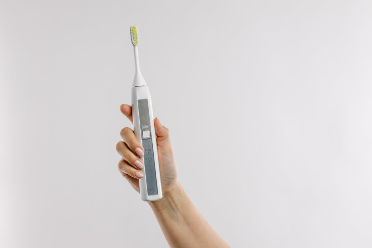 מברשת שיניים חשמלית Toothwave בשילוב גלי רדיו של חברת סילקן