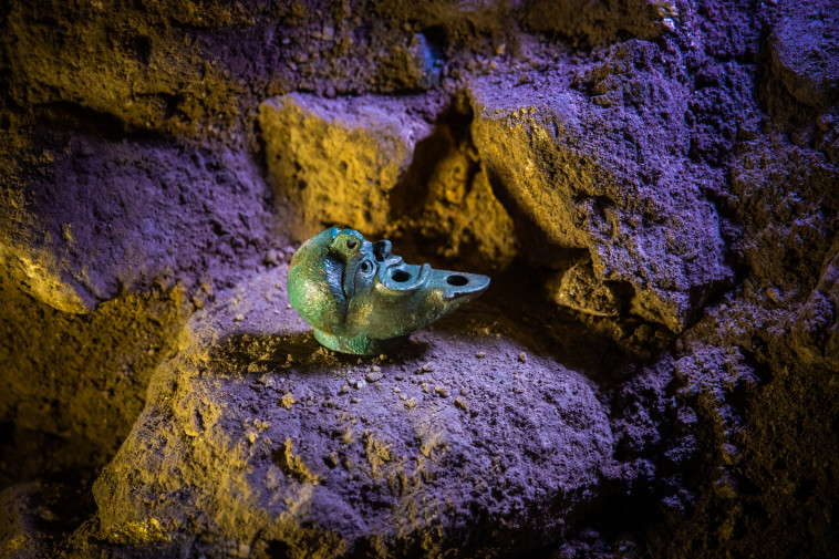 נר הברונזה הנדיר