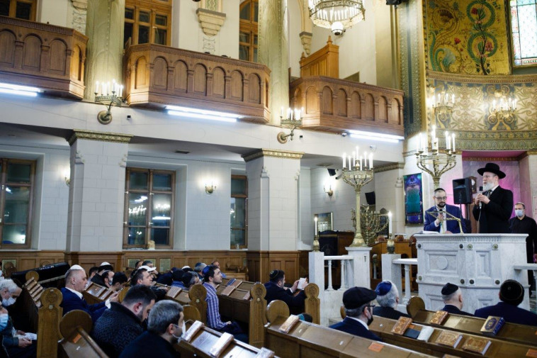 תפילה בבית הכנסת הגדול במוסקבה