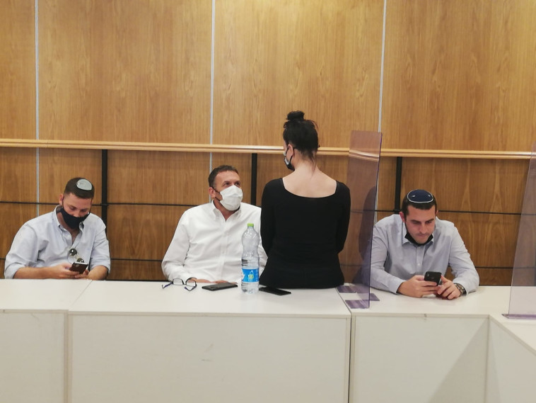 ח''כ מתן כהנא וח''כ מרב מיכאלי במרחב המוגן בכנסת