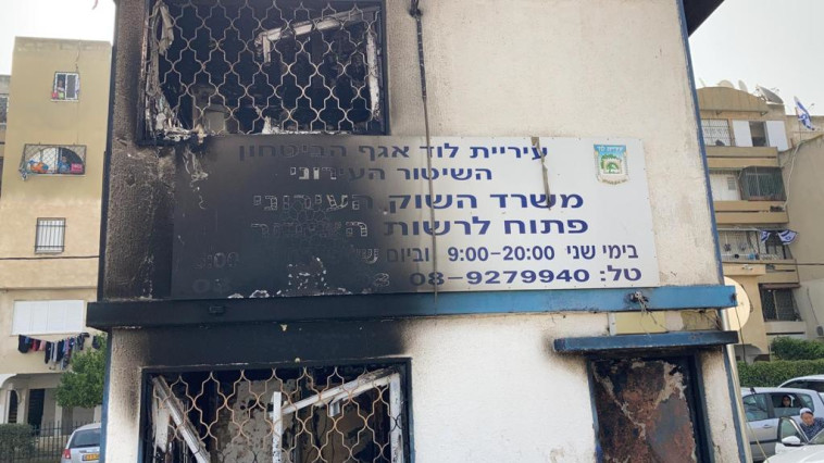 מבנה עיריית לוד שהוצת אמש