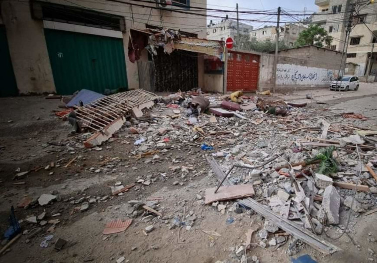 חורבן והרס בעקבות תקיפת צה''ל ברצועת עזה (צילום: רשתות ערביות)