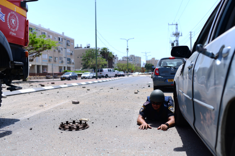 נפילה באשקלון 