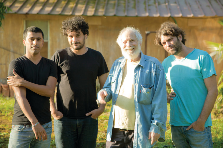 החצר האחורית ויענקל'ה רוטבליט