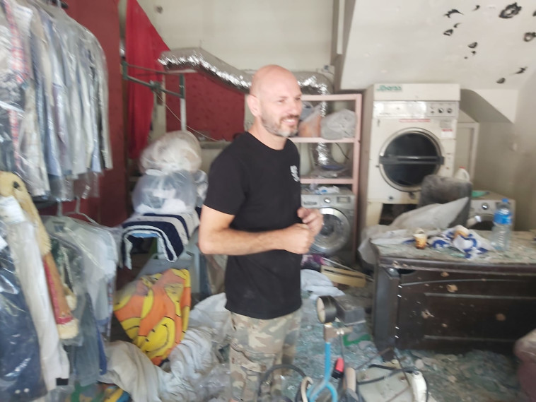 המכבסה של קובי גלוב שנפגעה מירי הרקטות