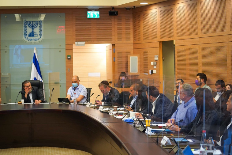 הדיון בוועדה