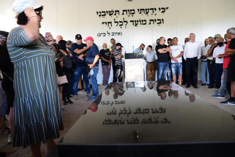 לווייתו של יגאל יהושע ז''ל