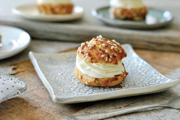 פחזניות במלית קרם וניל וקרמל