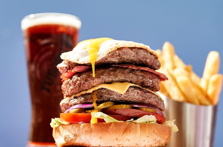 המבורגר מוגזם של מוזס