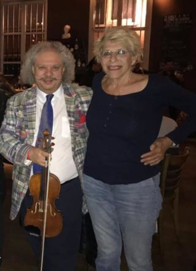 מרים פוקס ורובי לקטוש