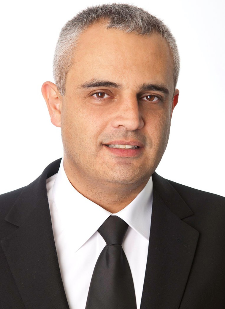 עו''ד אבי גפן