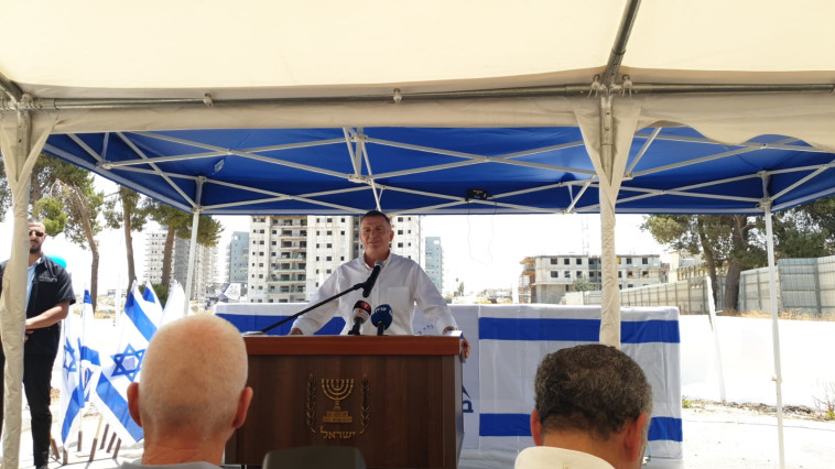 יולי אדלשטיין