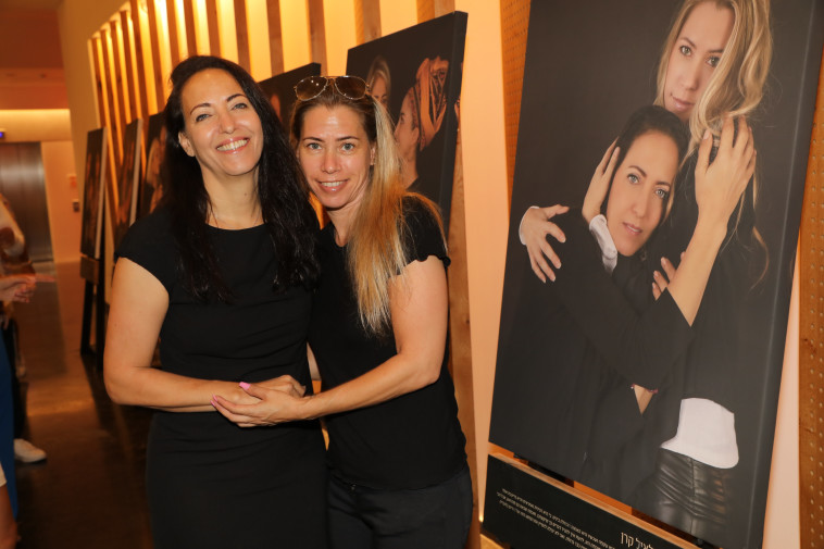 ליהיא לפיד ואחותה אילאיל קרן