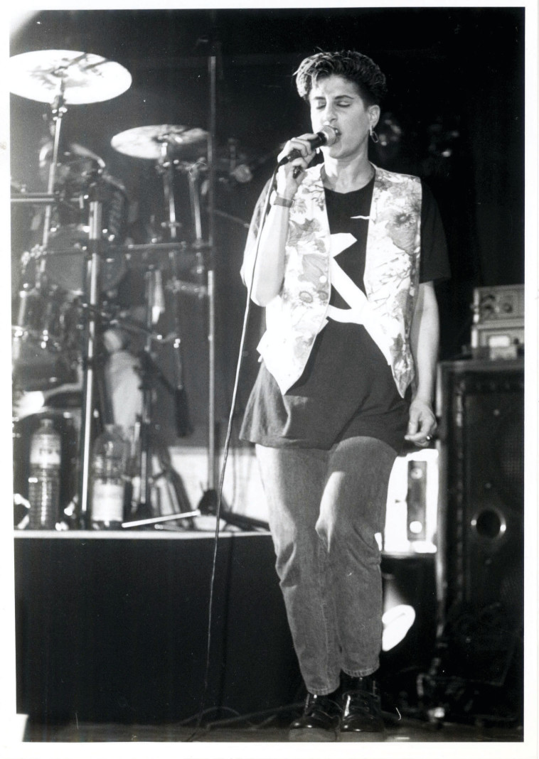 סי היימן בהופעה בשנת 1989