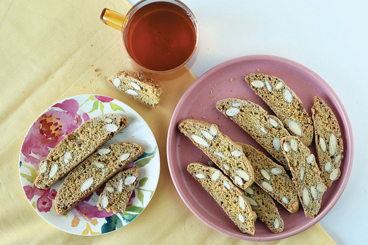 ביסקוטי חמדת השקד 