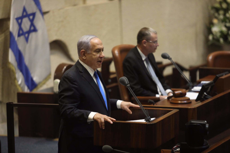 ראש הממשלה היוצא בנימין נתניהו נואם במליאת הכנסת (צילום: מרק ישראל סלם)