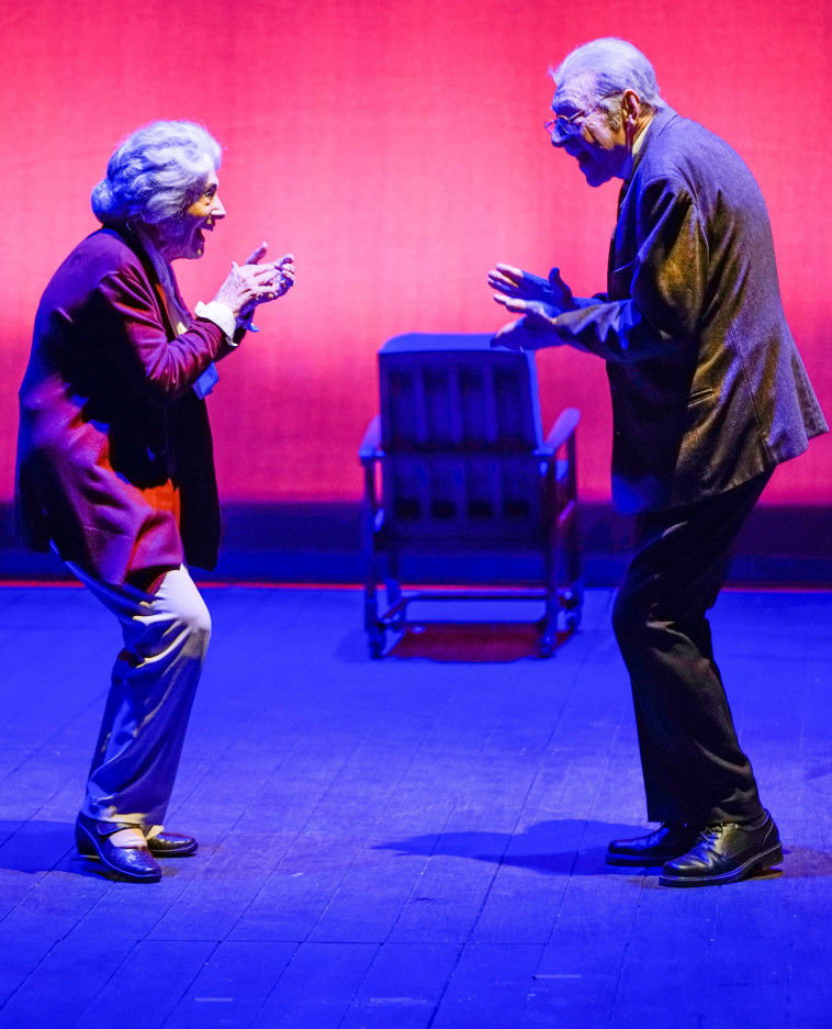 יצחק חזקיה ומרים זוהר בהצגה ''הנכד''